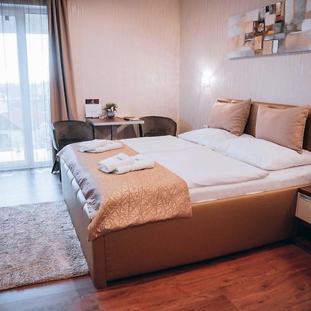 Villa Dunaj Dunajská Streda Esterno foto